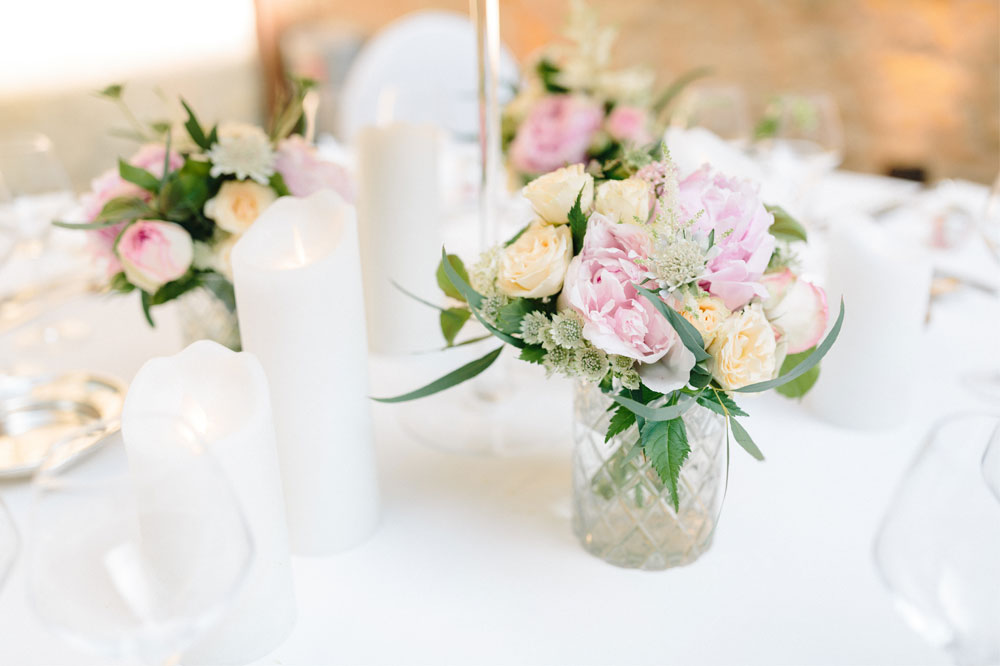 24 Fleurs De Fee Chateau De Bagnols Save The Date Photography