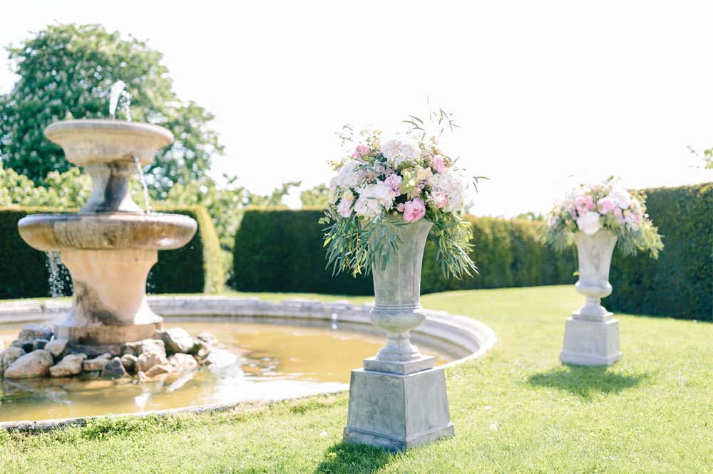 3 Fleurs De Fee Chateau De Bagnols Save The Date Photography