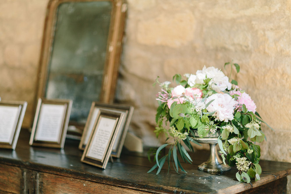 9 Fleurs De Fee Chateau De Bagnols Save The Date Photography